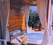 Τζακούζι στο Vincenzo Family Hotel