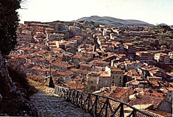 Η πόλη Tolfa της Ιταλίας