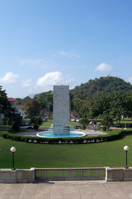 MONUMENTO DEL CANAL 02